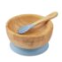 Retrouvez Bol en Bambou avec ventouse + Cuillère Bleu pastel aux meilleurs prix sur Bebemaman.ma ! Livraison partout au Maroc