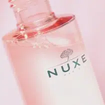 Retrouvez Nuxe Very Rose Eau Micellaire Apaisante 3-en-1 - 200ml aux meilleurs prix sur Bebemaman.ma . Livraison à domicile partout au Maroc.